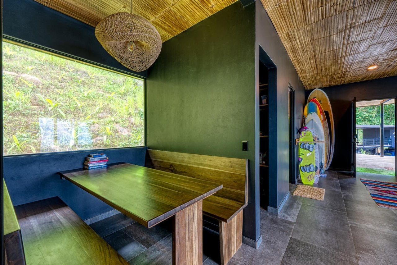 3 Bedroom Ocean View Estate