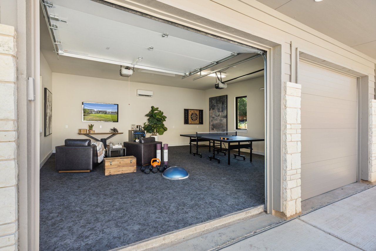 Bee Caves Single Story with Air Conditioned 2nd 2-Car Garage/ADU