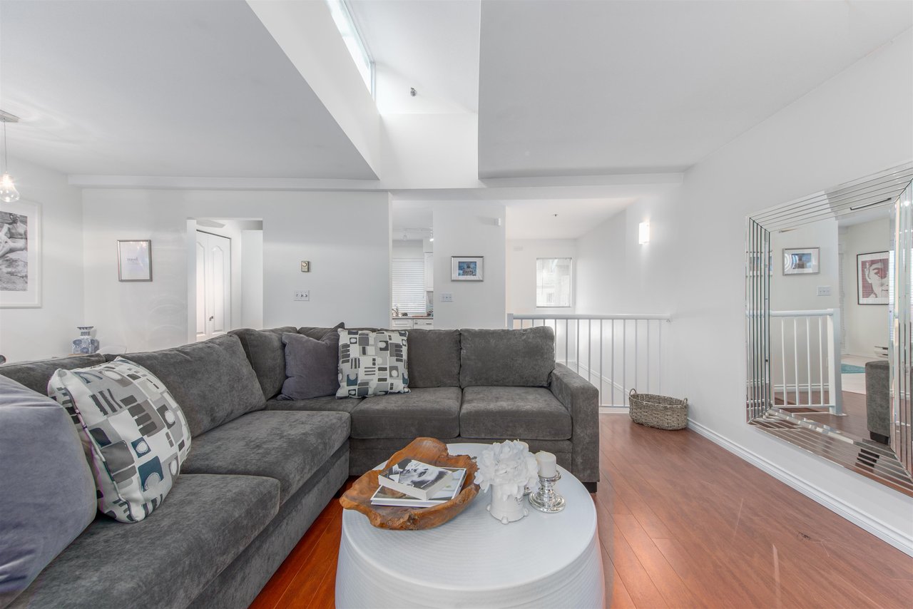 202-788 W 8th Ave