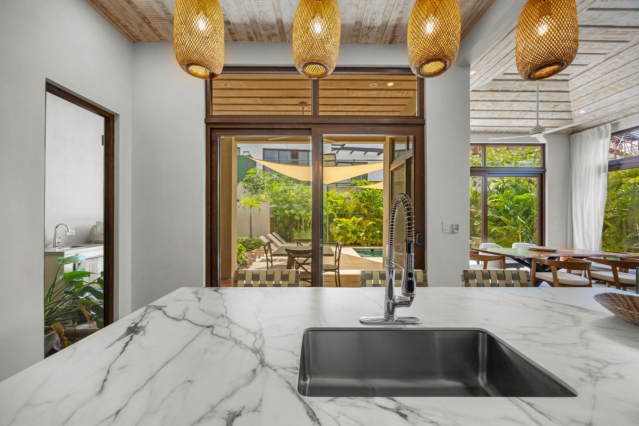Tropical Luxury Gated Villa, Tamarindo, Guanacaste