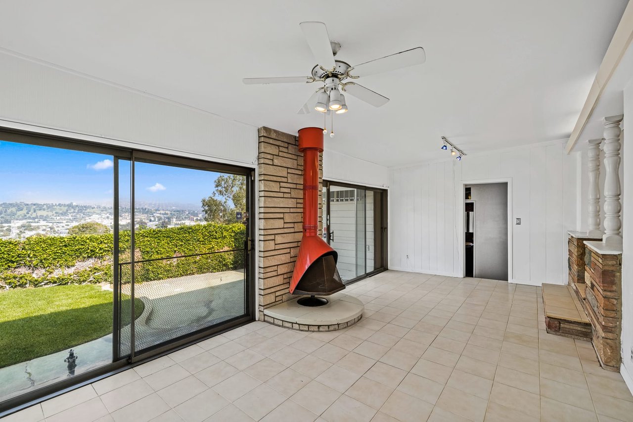 2590 Lake View Ave, Silverlake