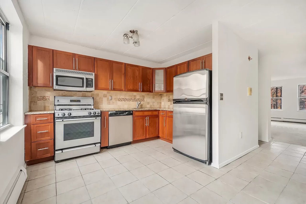 2577 FREDERICK DOUGLASS Boulevard Unit: 2577D