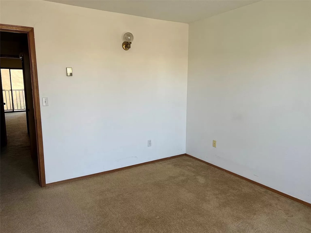 1554 Avenida De Las Americas
