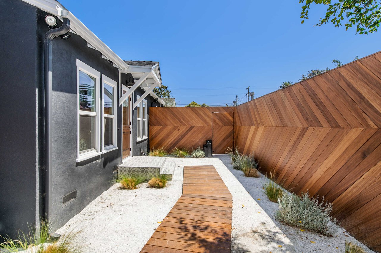 326 4TH AVE