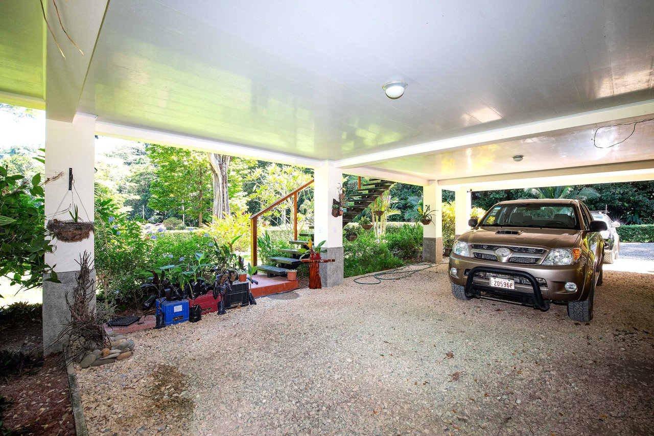 Wheelchair Friendly- 2 Bedroom house in a Quiet Community