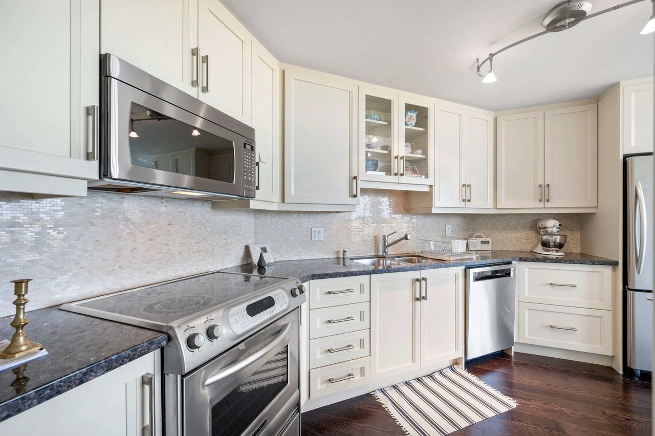 SOLD: Prestigious Manhattan Place Condominiums