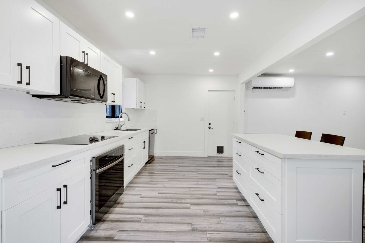 1844 Sheridan St Hollywood FL-33020