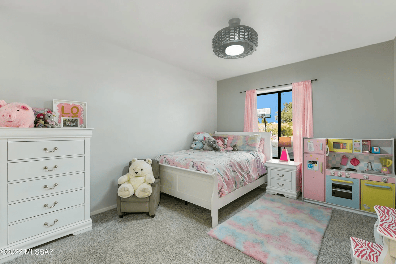 2236 W Owl Head Pl