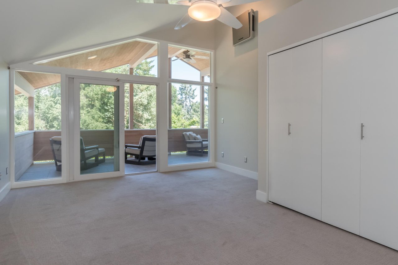1010 Rosehill Dr