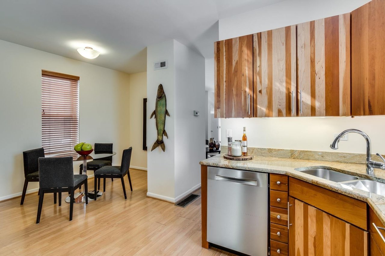 Bucktown Abode: 1736 N. Wilmot 