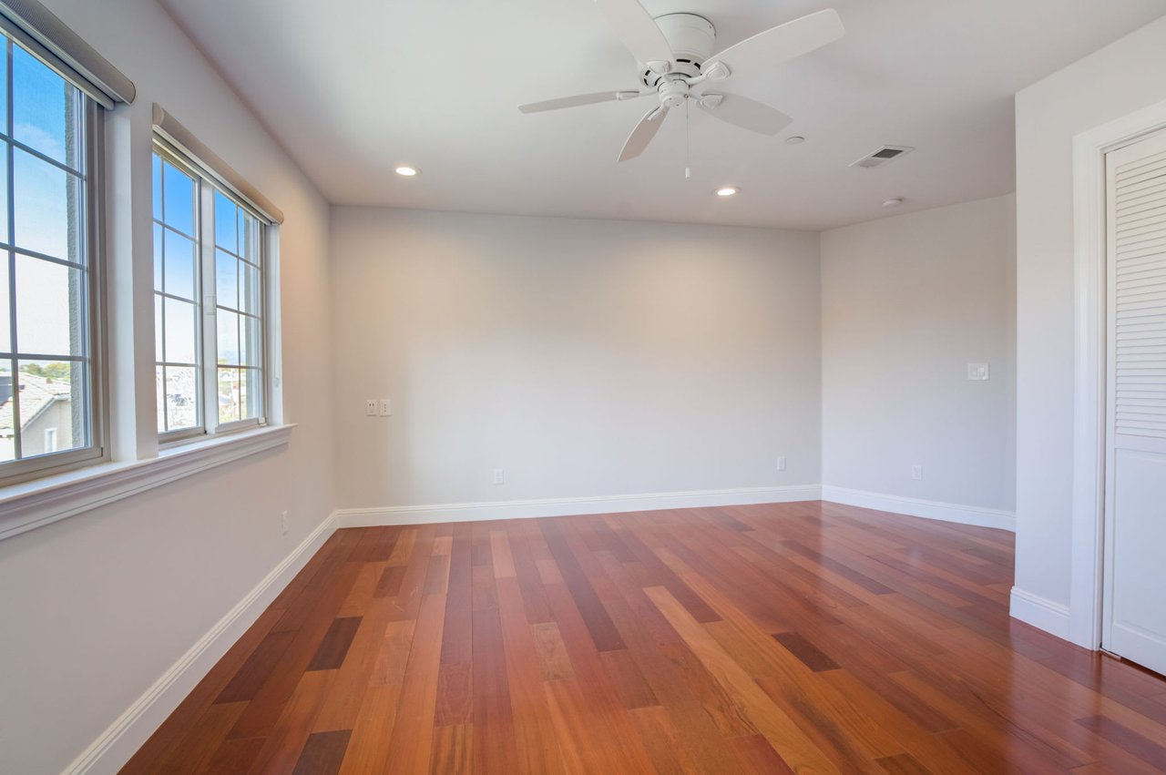 3902 Mars Court