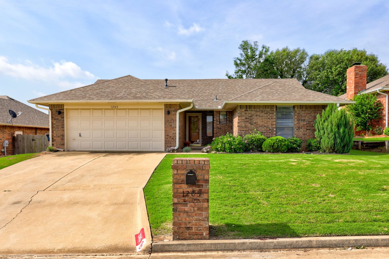 1205 Windsor Place