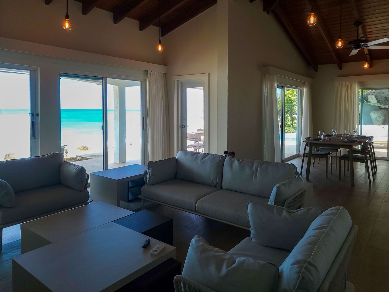 036 Villa 28 Lambert BeachFront
