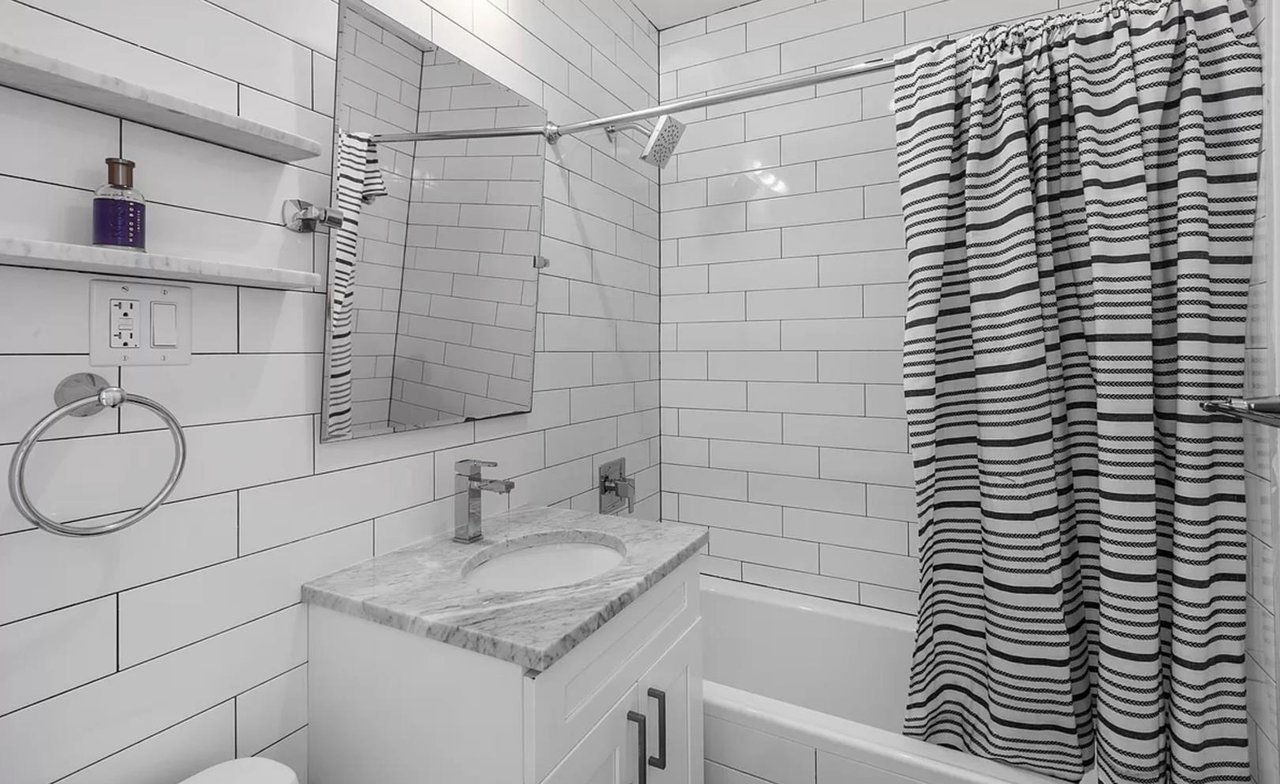 47.5 East 7th Street, Apt D4