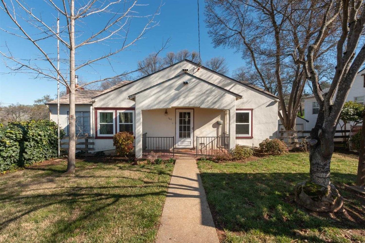 160 Foothill Dr