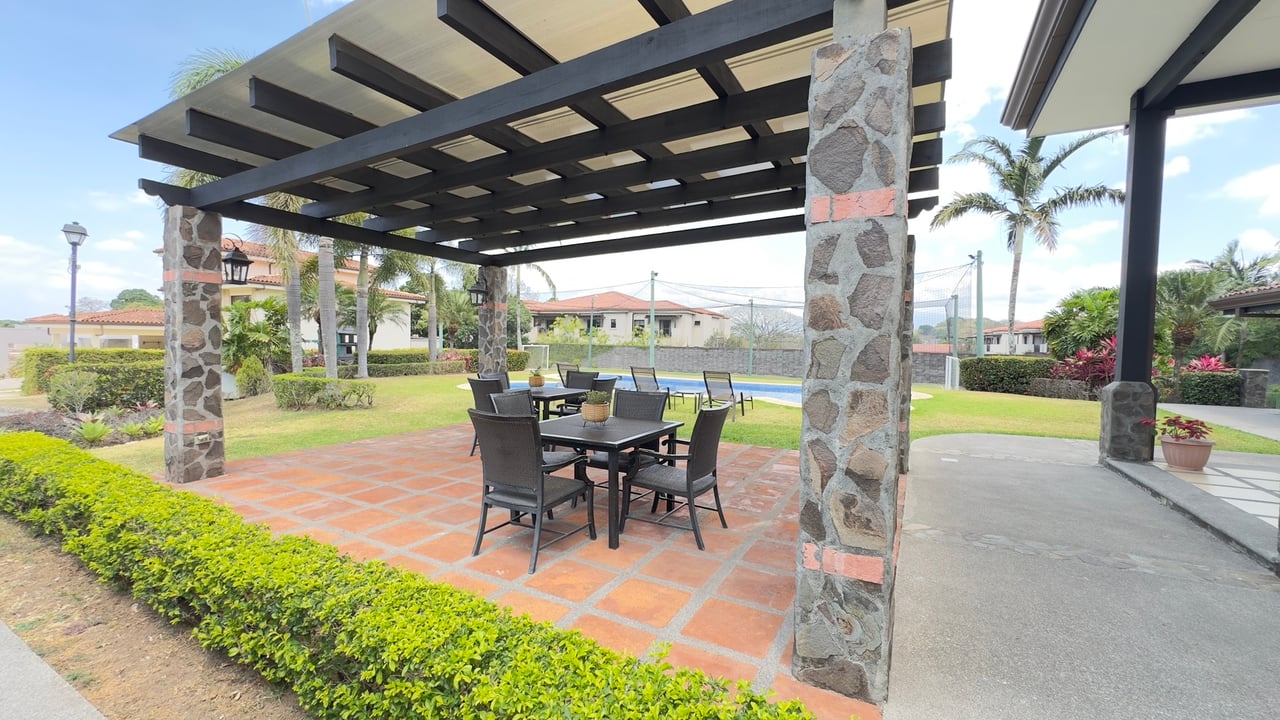 Colonial Family Garden Home, Ciudad Colon, San Jose