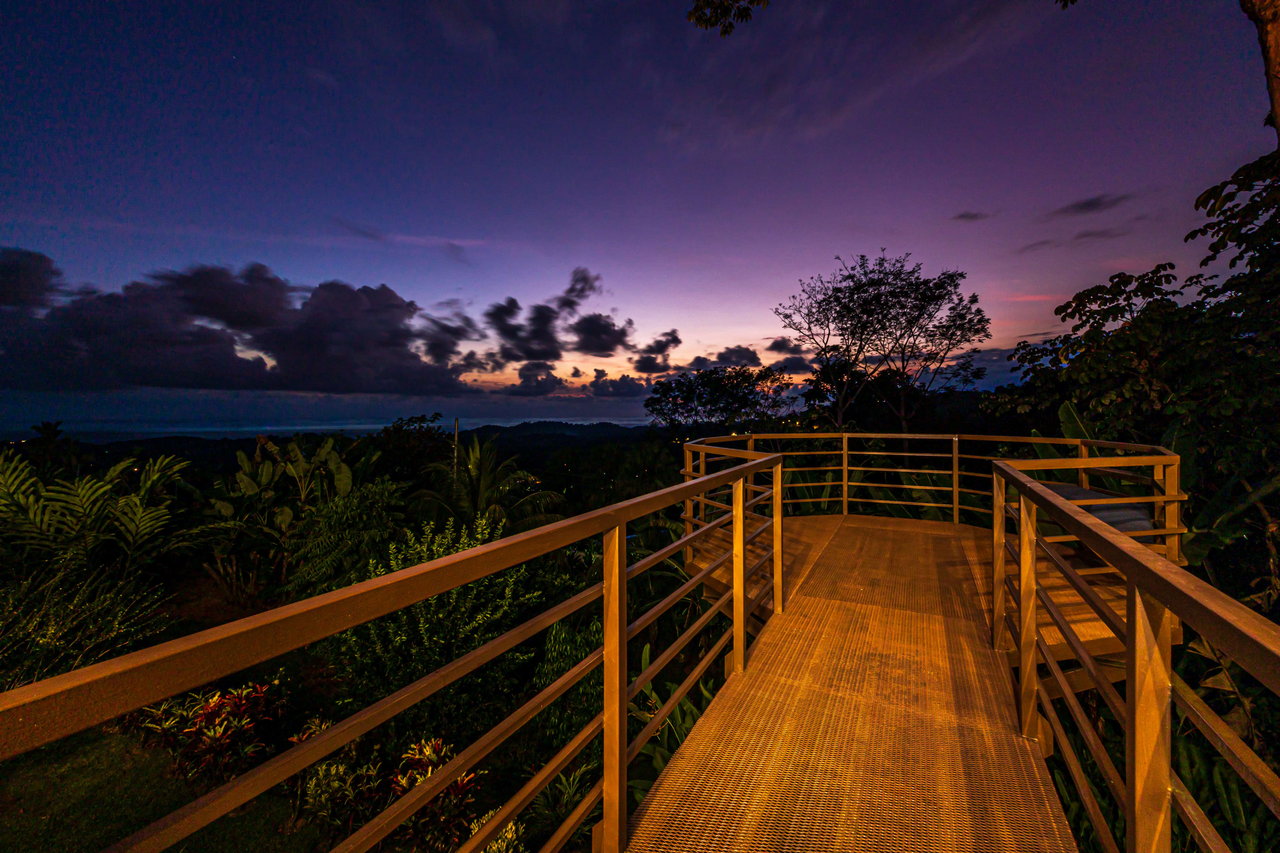 Jaw Dropping Sunset Views , With Easy Access, Private Casa Bella