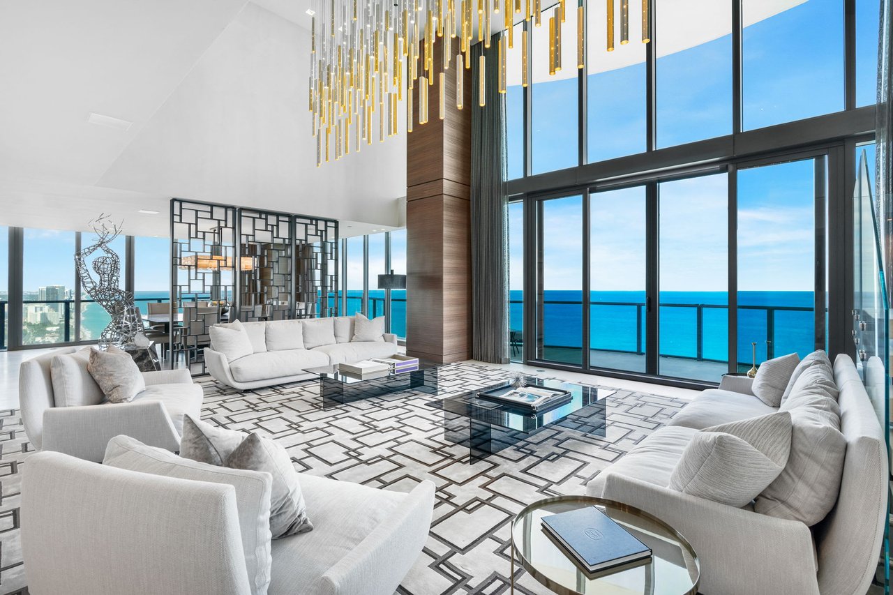 Regalia Sunny Isles PH 43