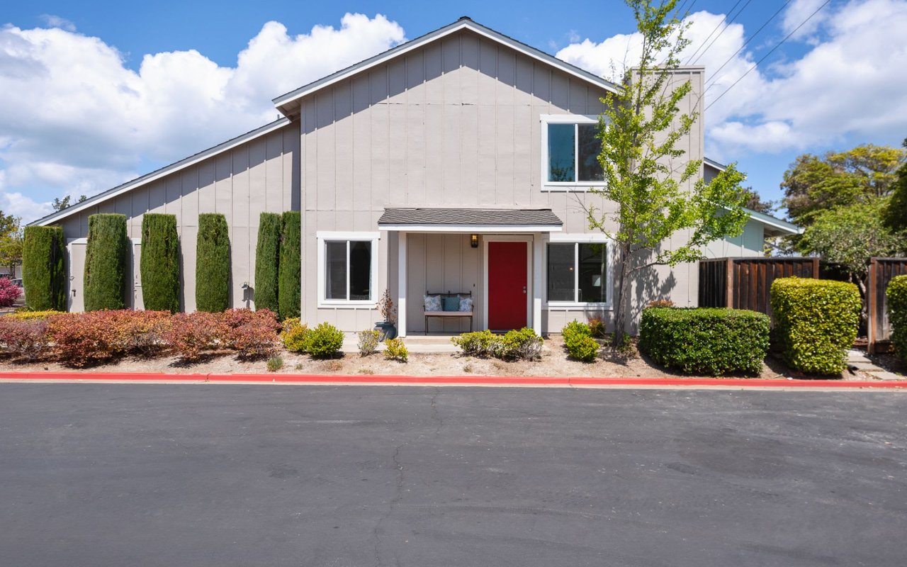 1115 Sprague Ln