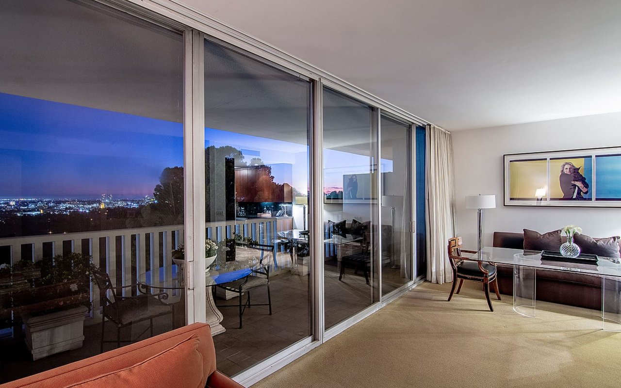9255 Doheny Rd, #804