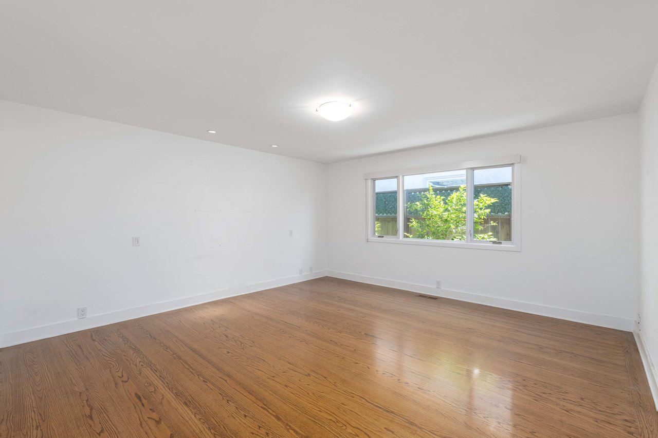 Charming Single-Level Home in Coveted Paradise Cay- Represented Owner and Tenant