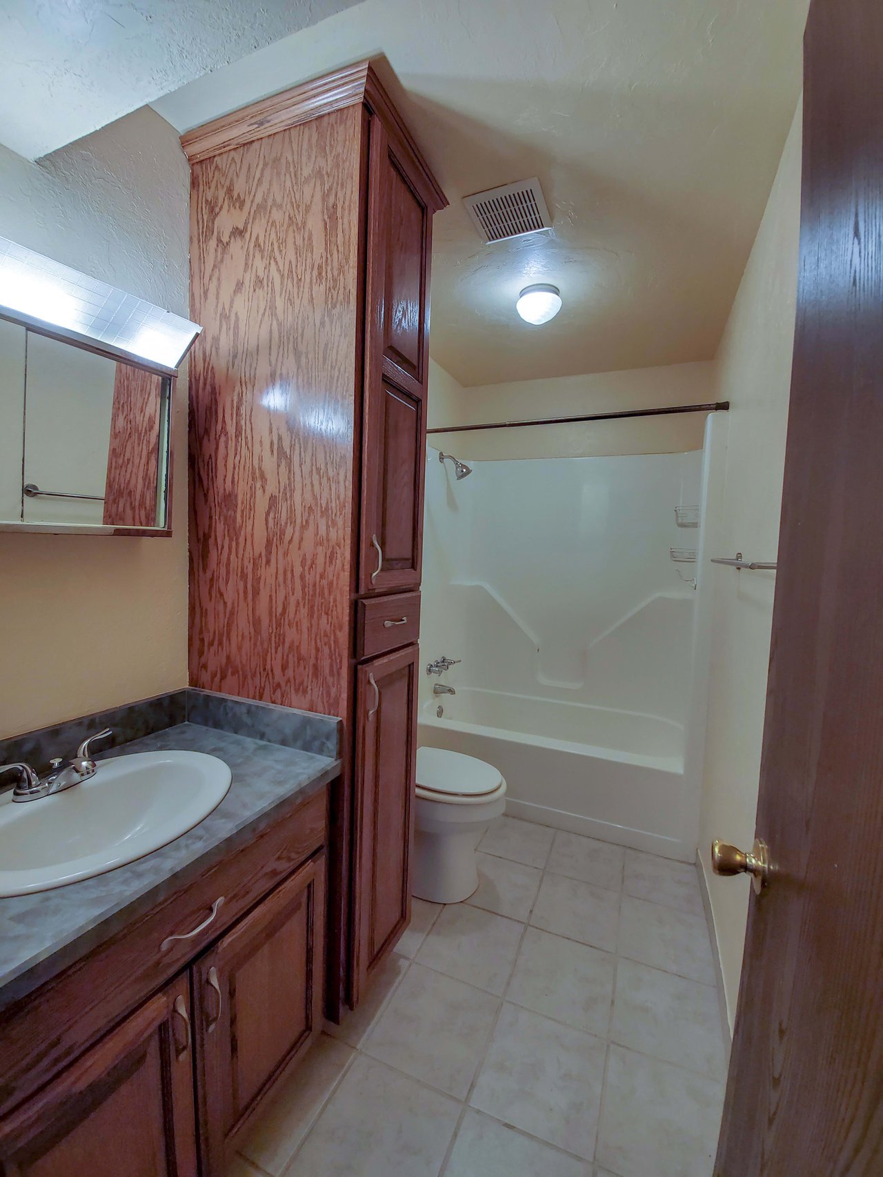 1218 Whispering Glen 