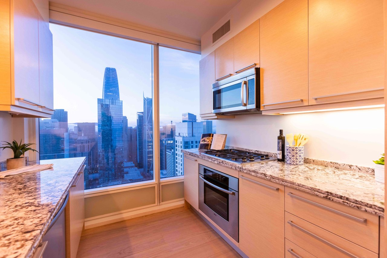 425 1st Street Unit: 4306