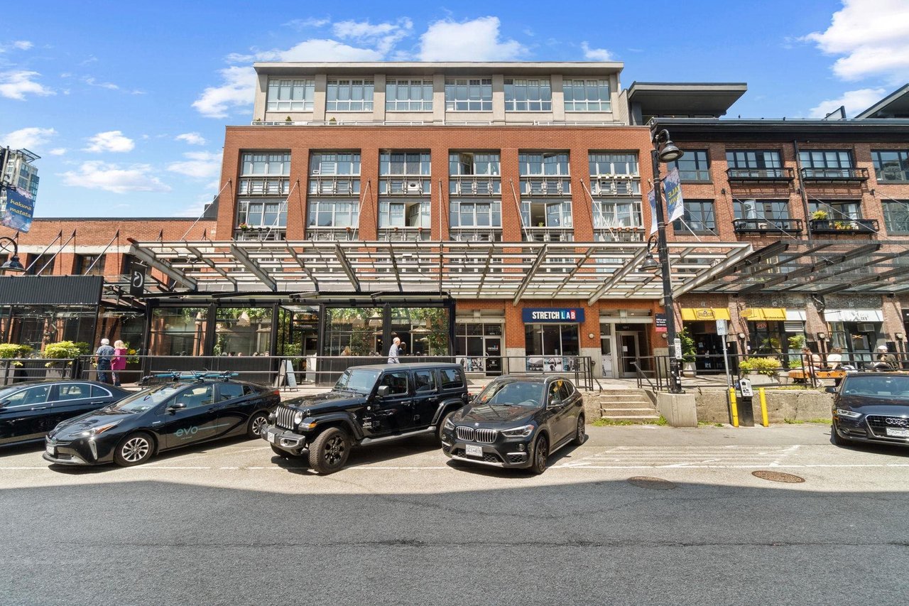 308-1072 Hamilton St