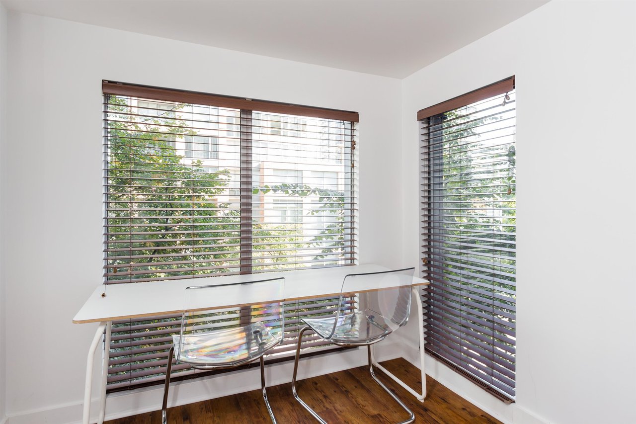 212-933 Seymour St