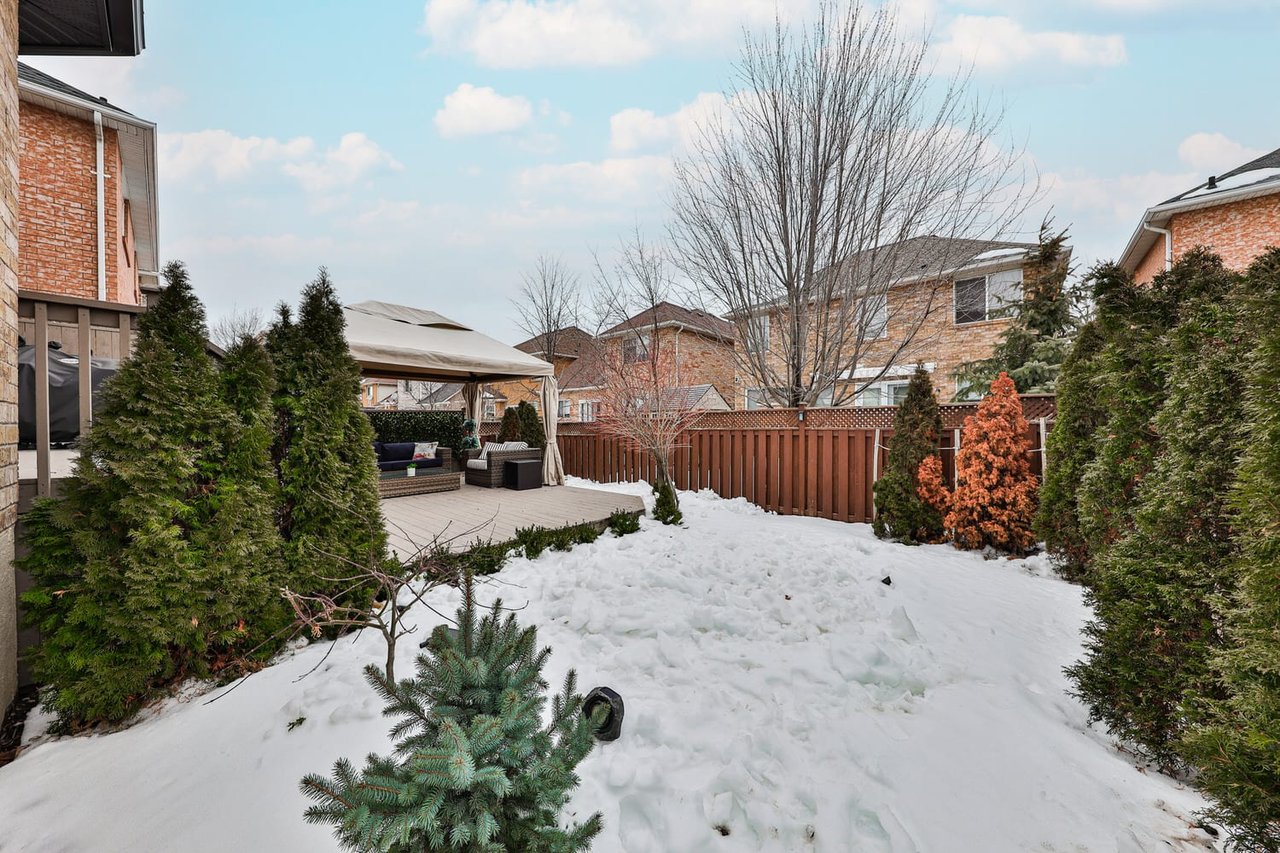 2582 FALKLAND Crescent, Oakville