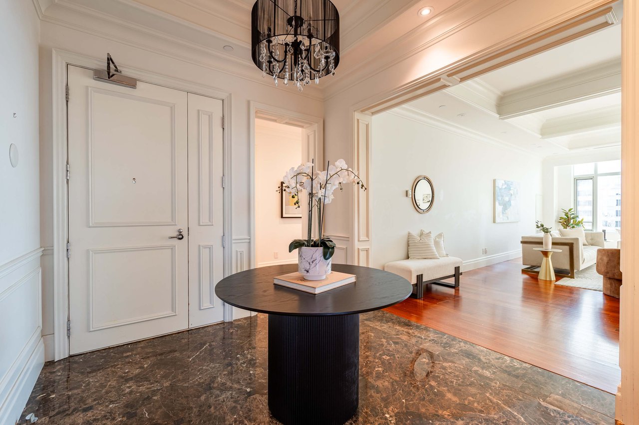 311 Bay St #5104, Toronto