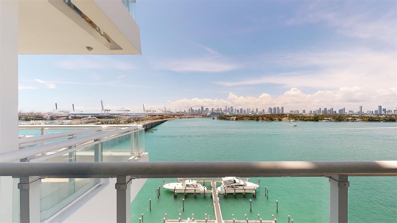520 West Avenue #1103