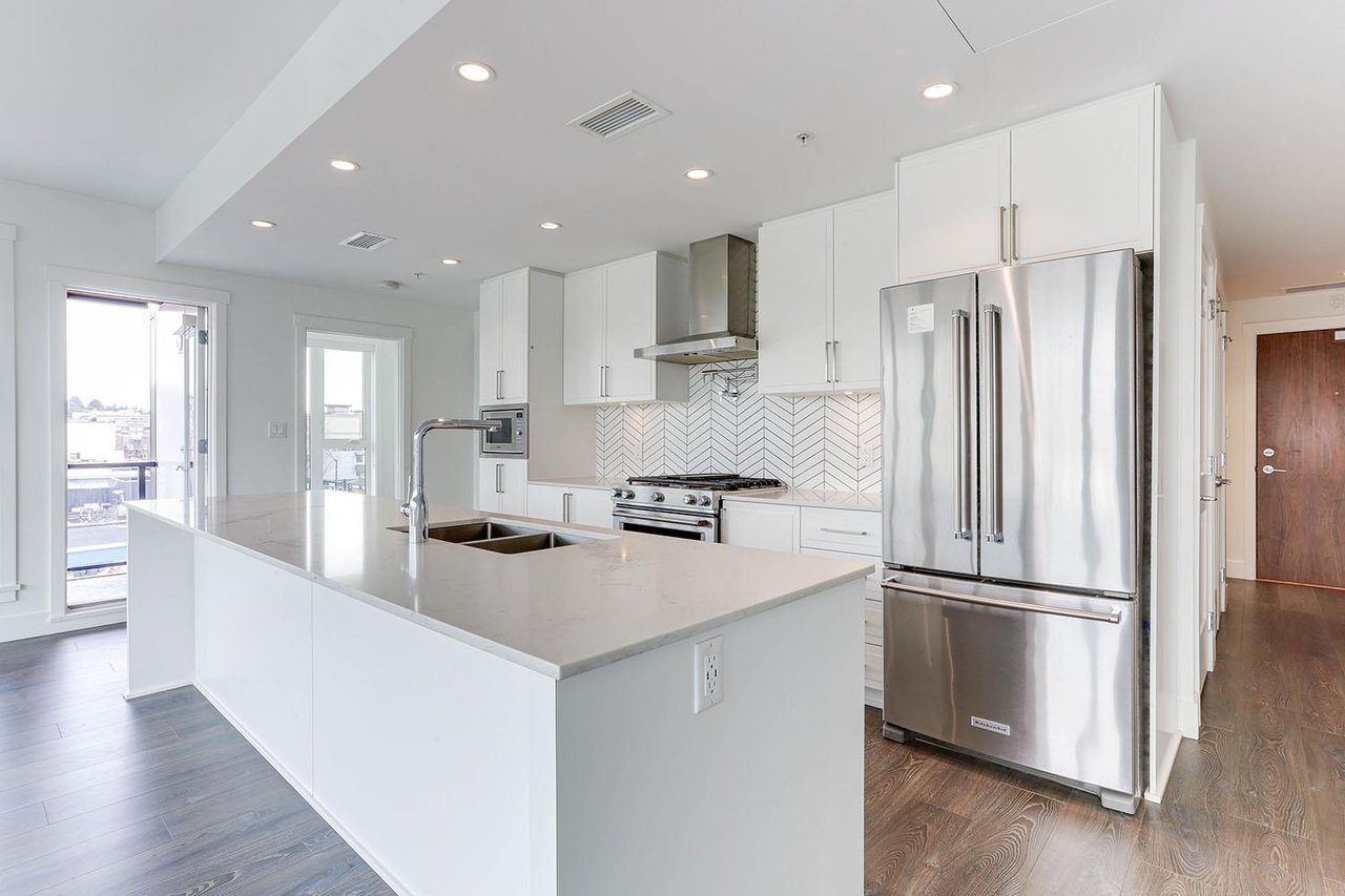 404-4477 Hastings St