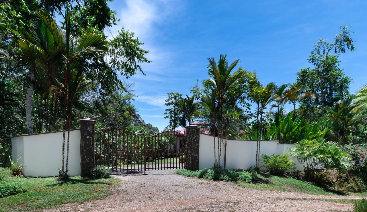 Stunning Ocean View Sanctuary Home in Chontales