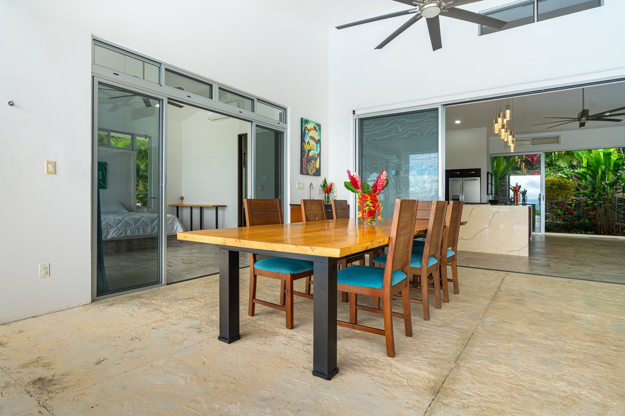 Modern Oceanview Infinity Pool Estate, Ojochal, Puntarenas