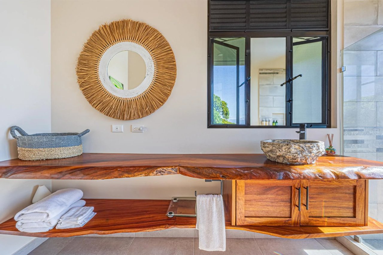 Modern Mountain View Estate, Manuel Antonio, Puntarenas
