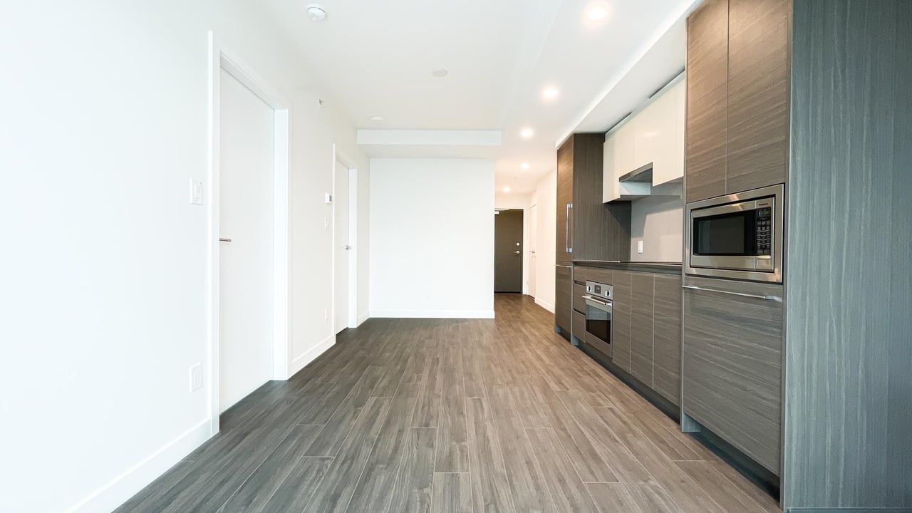 812-13615 Fraser Hwy