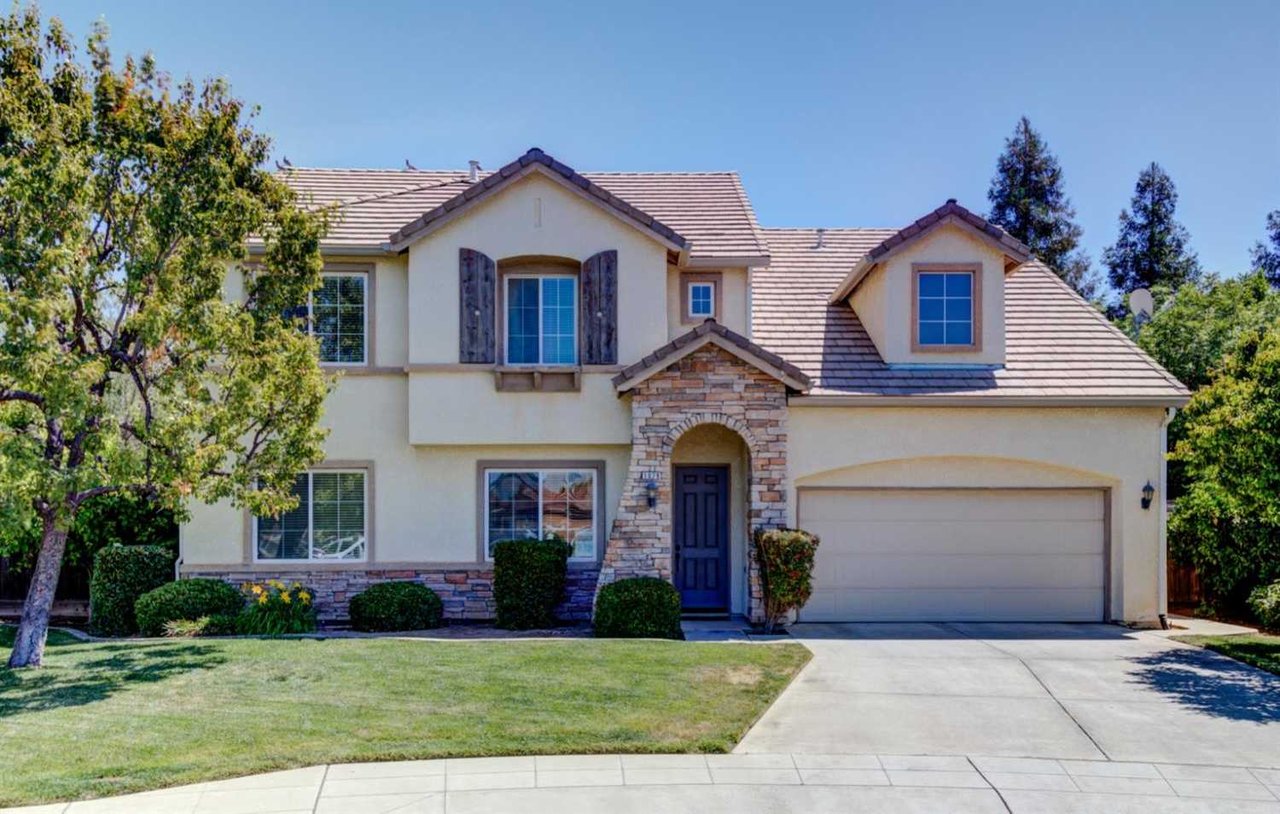 1079 Megan Ave