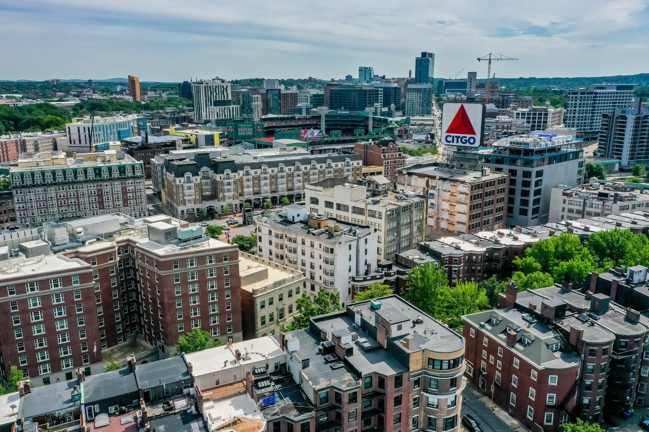 636 Beacon Street, Unit 606