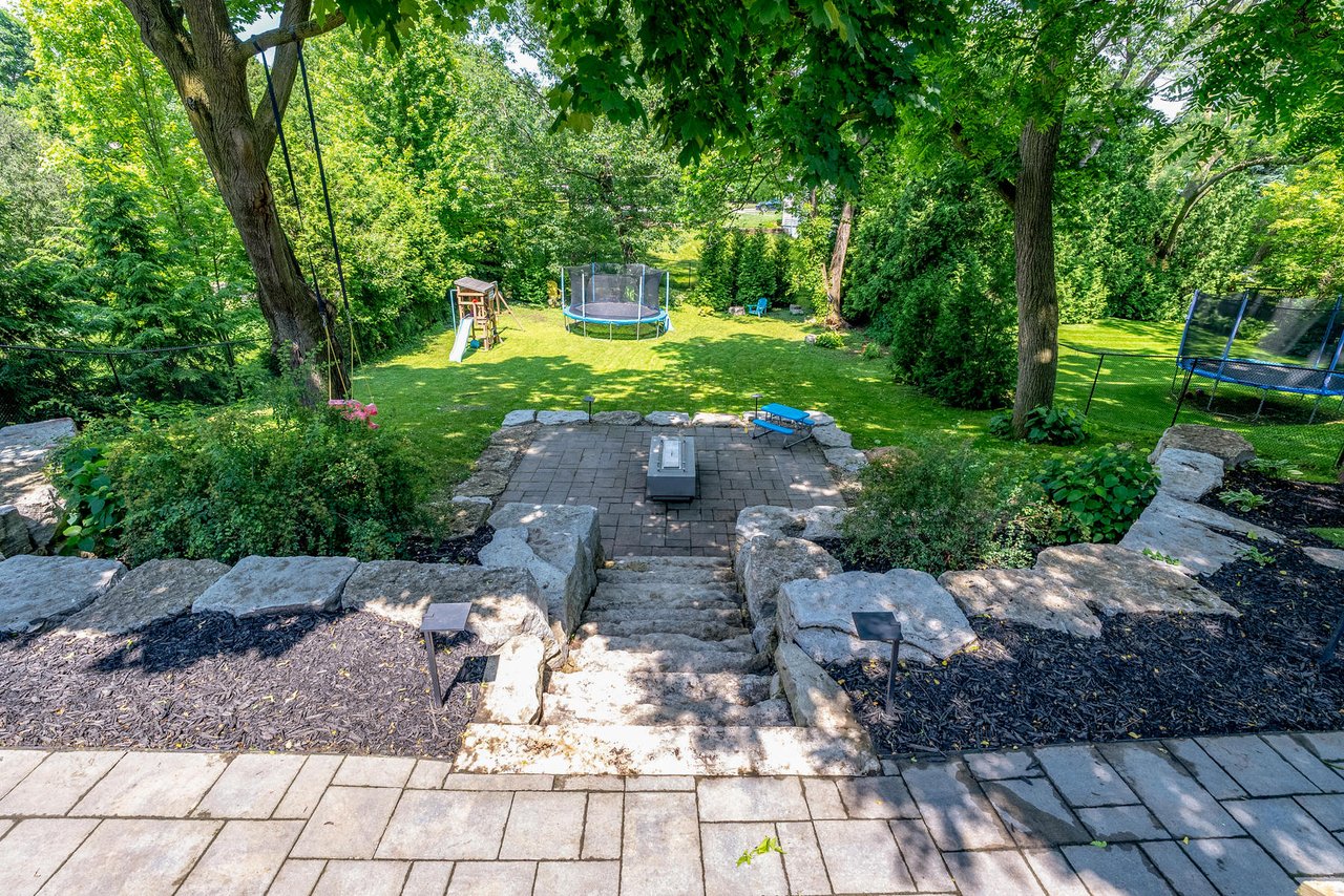 887 Forest Glen Avenue, Burlington