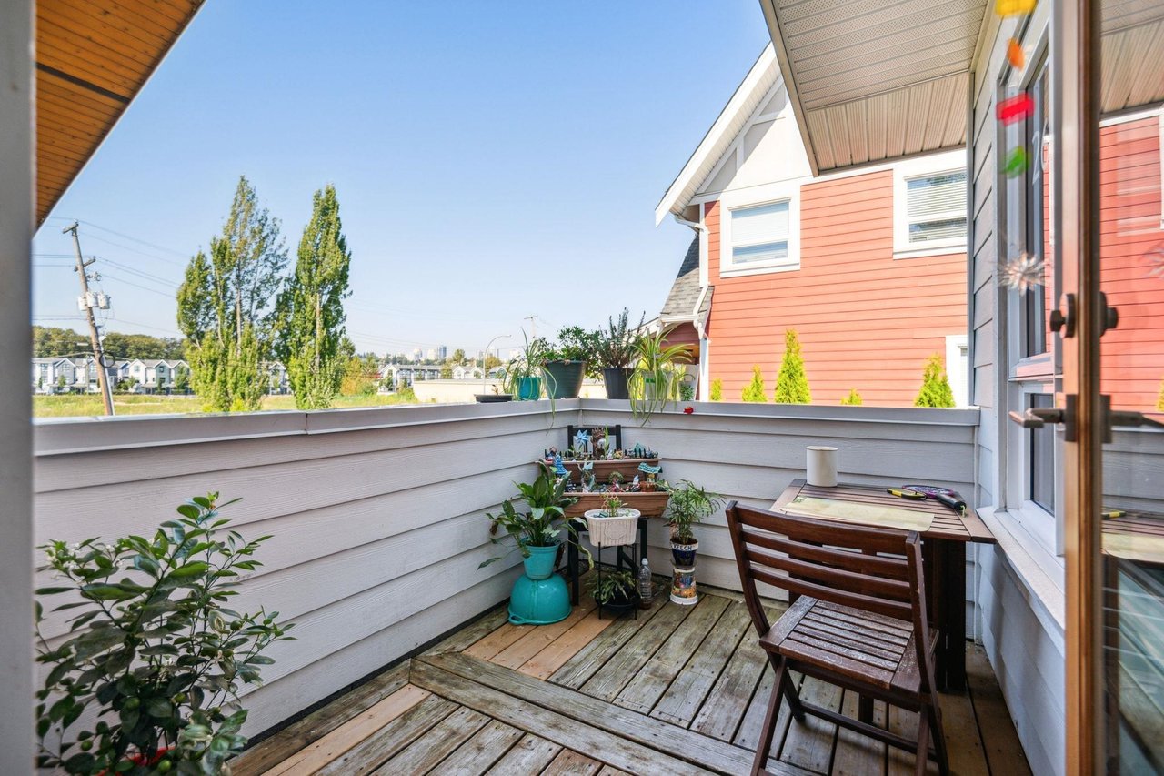 201-260 Ewen Ave