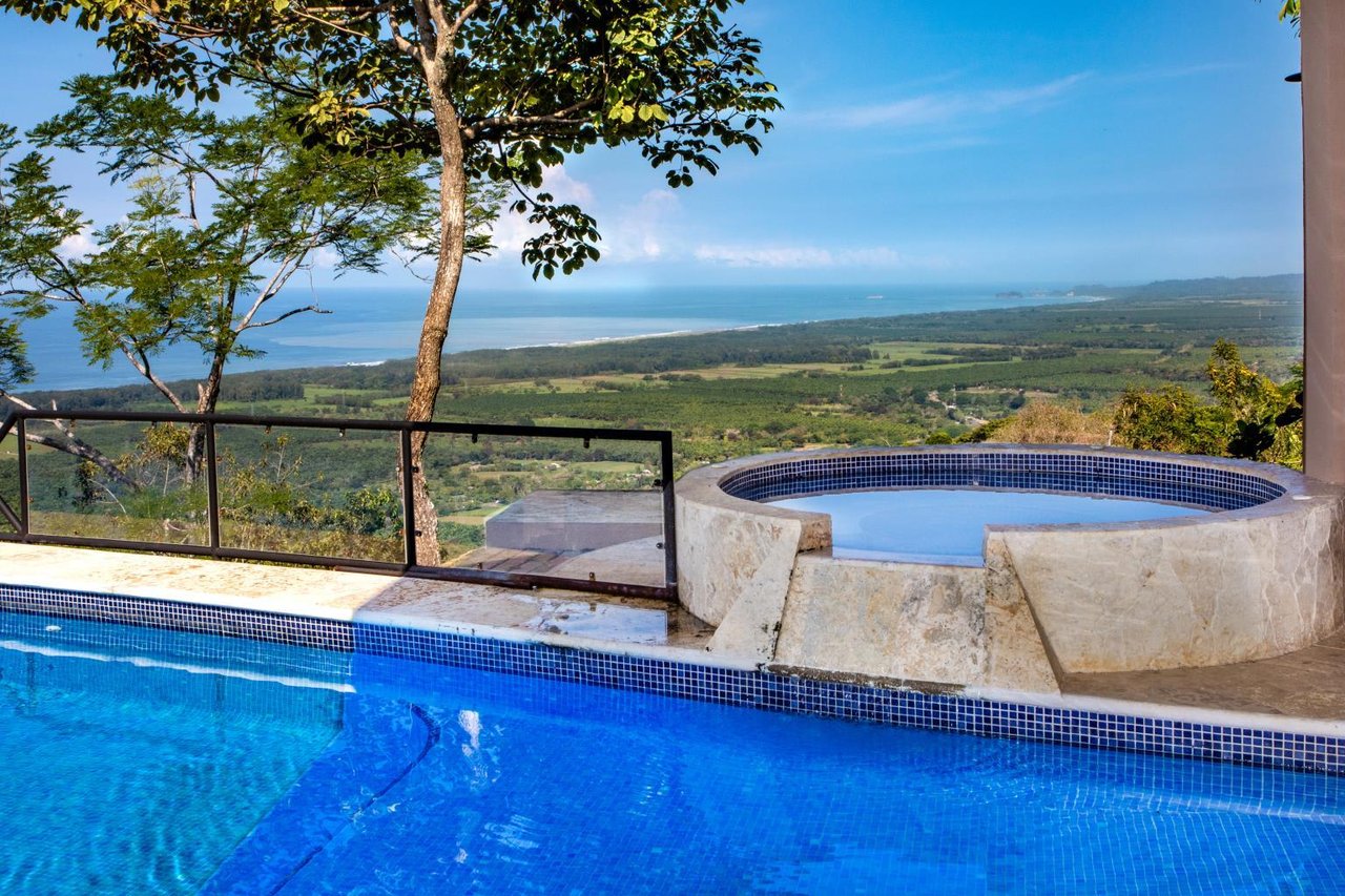 Incredible 7,000 Ft2 Ocean View Home With 200 Acre Reserve!