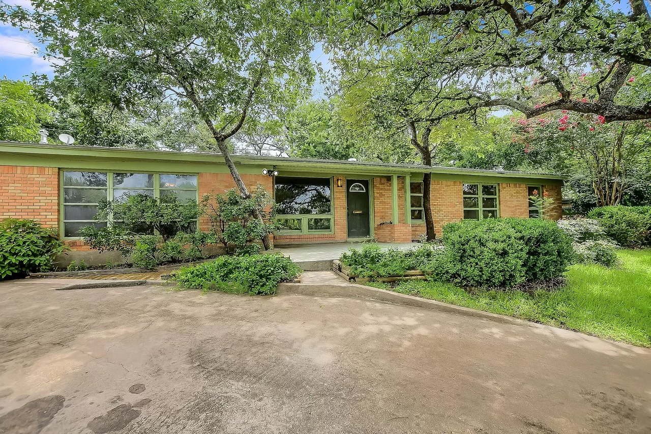 5706 Highland Hills Cir