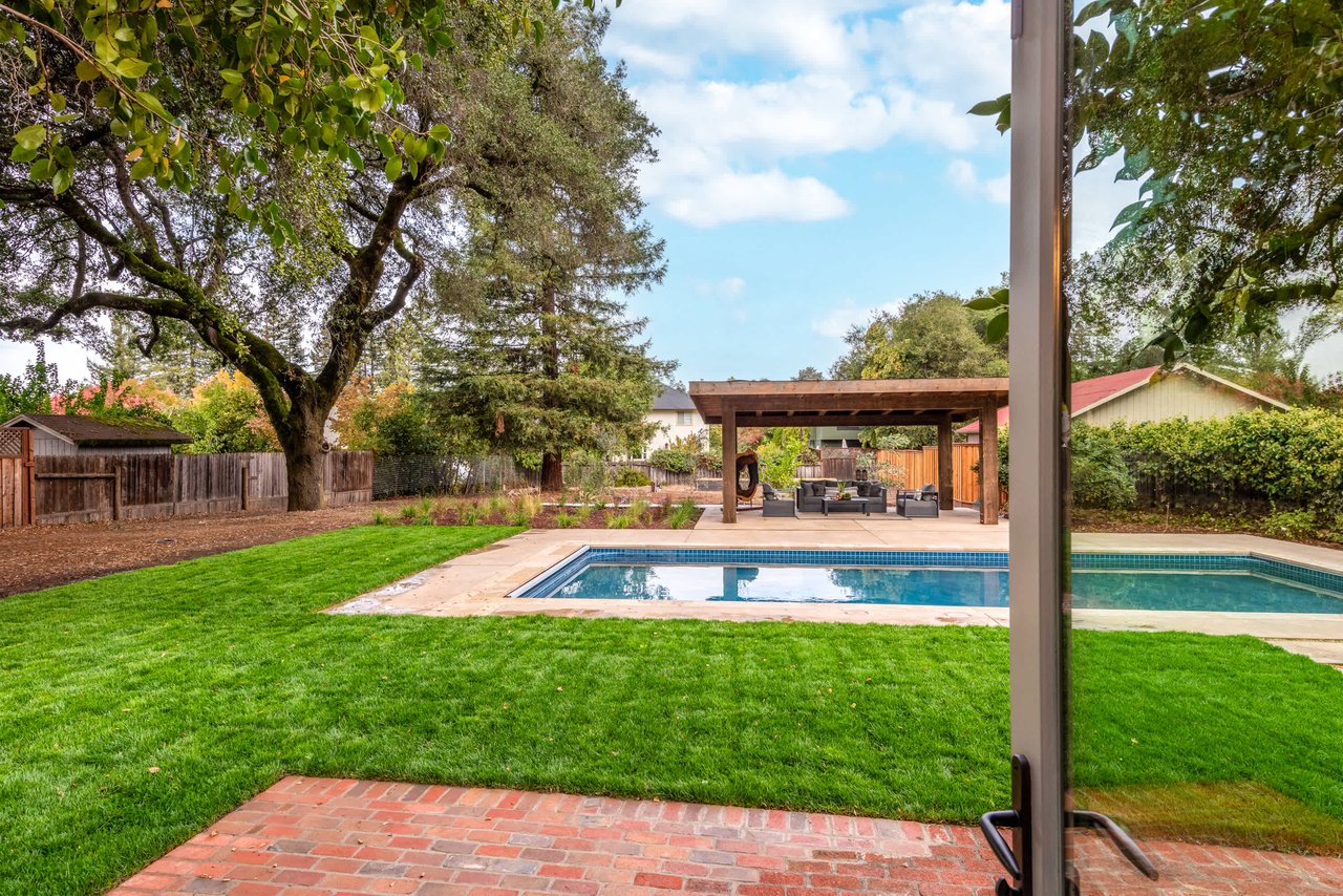 Healsburg Downtown Estate