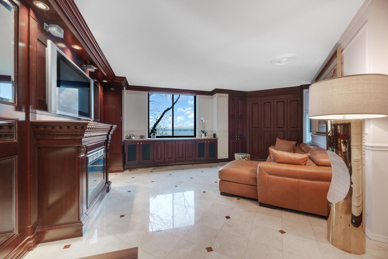 377 Rector Place, Apt 2-A