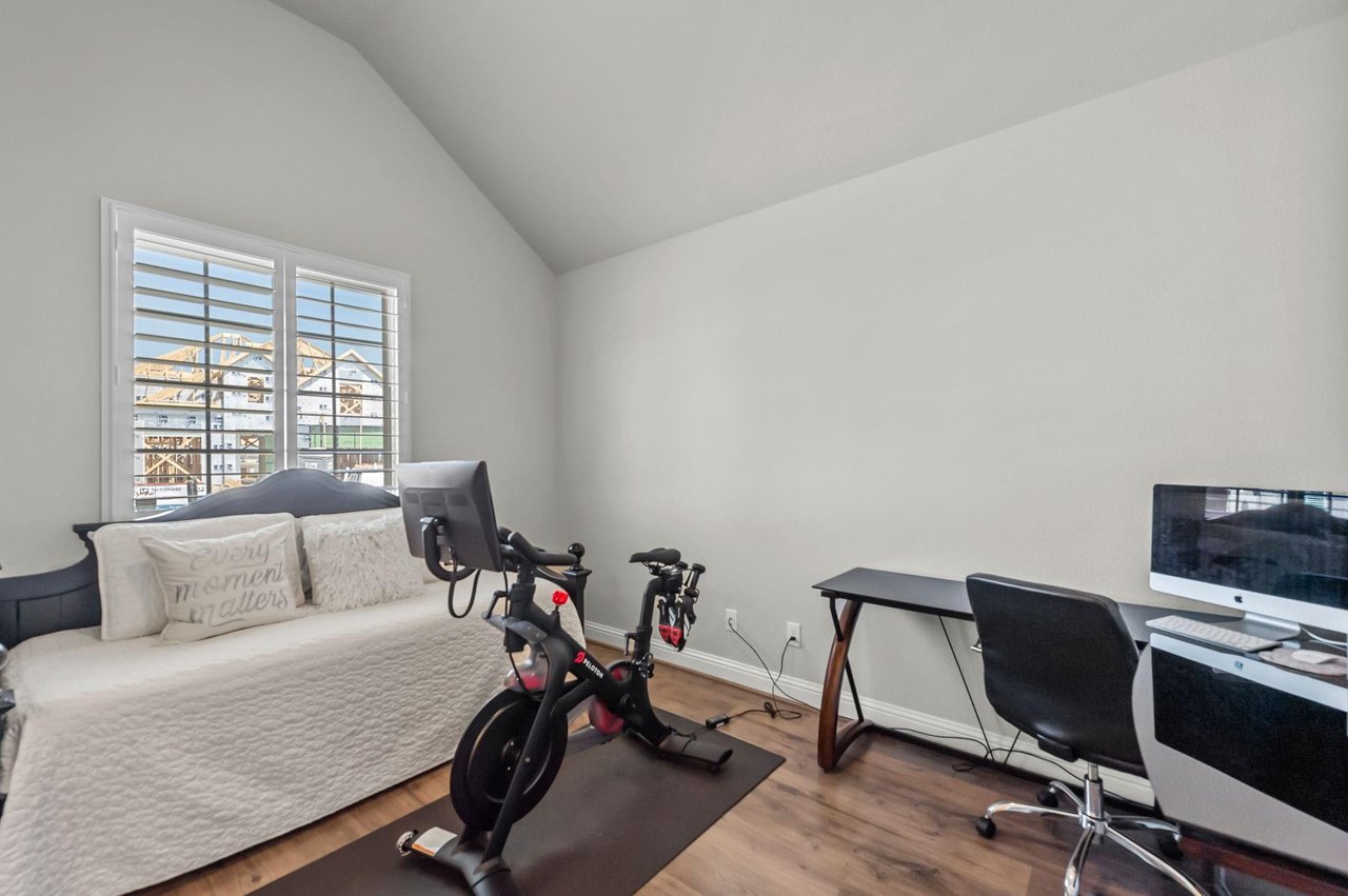1537 Jocelyn Drive