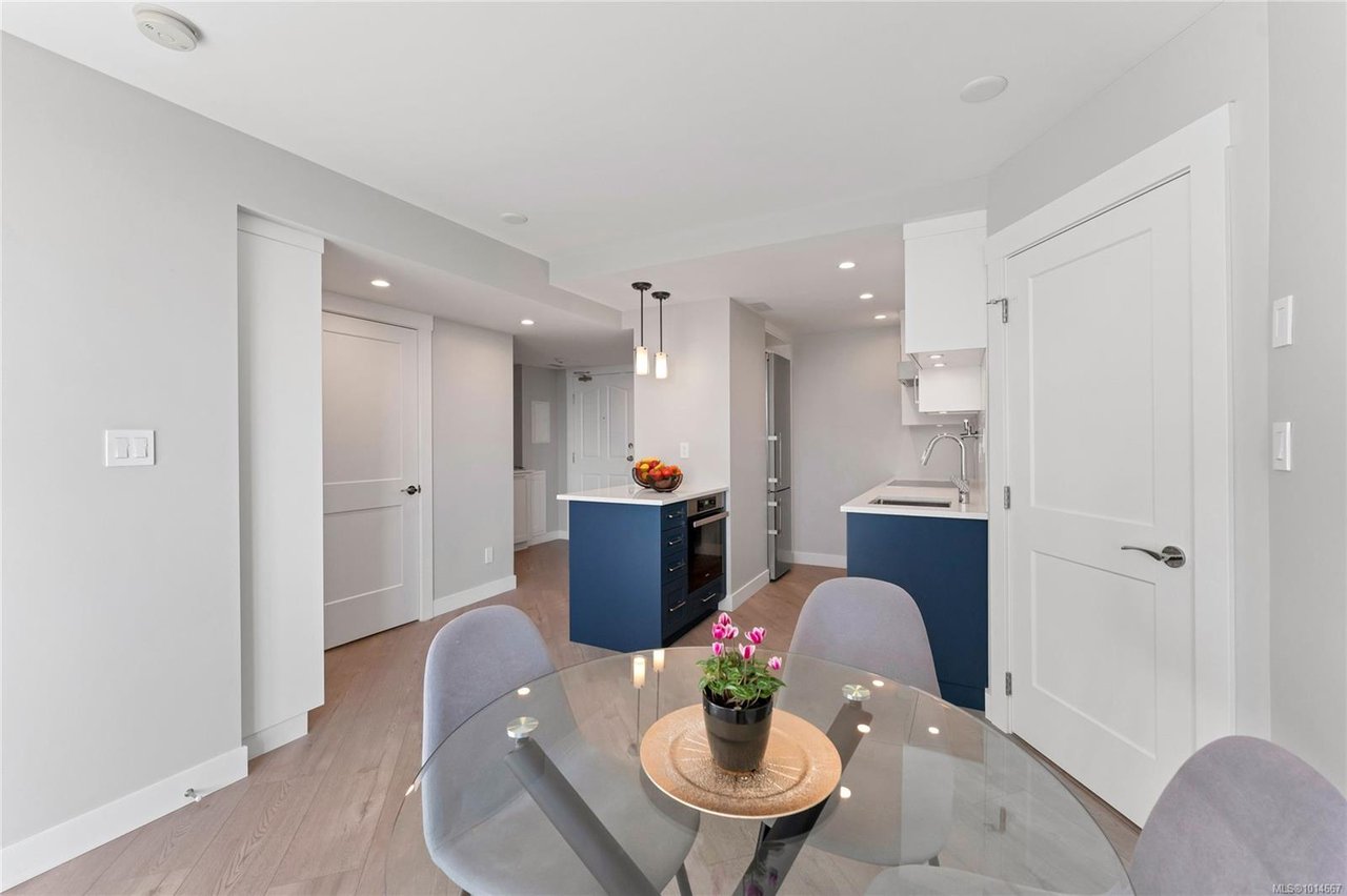 804-930 Yates St, Victoria