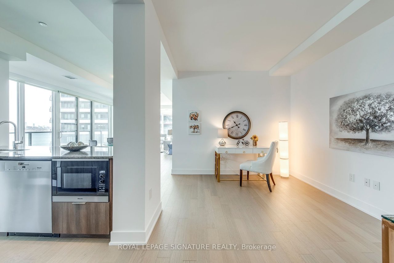 30 Shore Breeze Dr Unit: 819