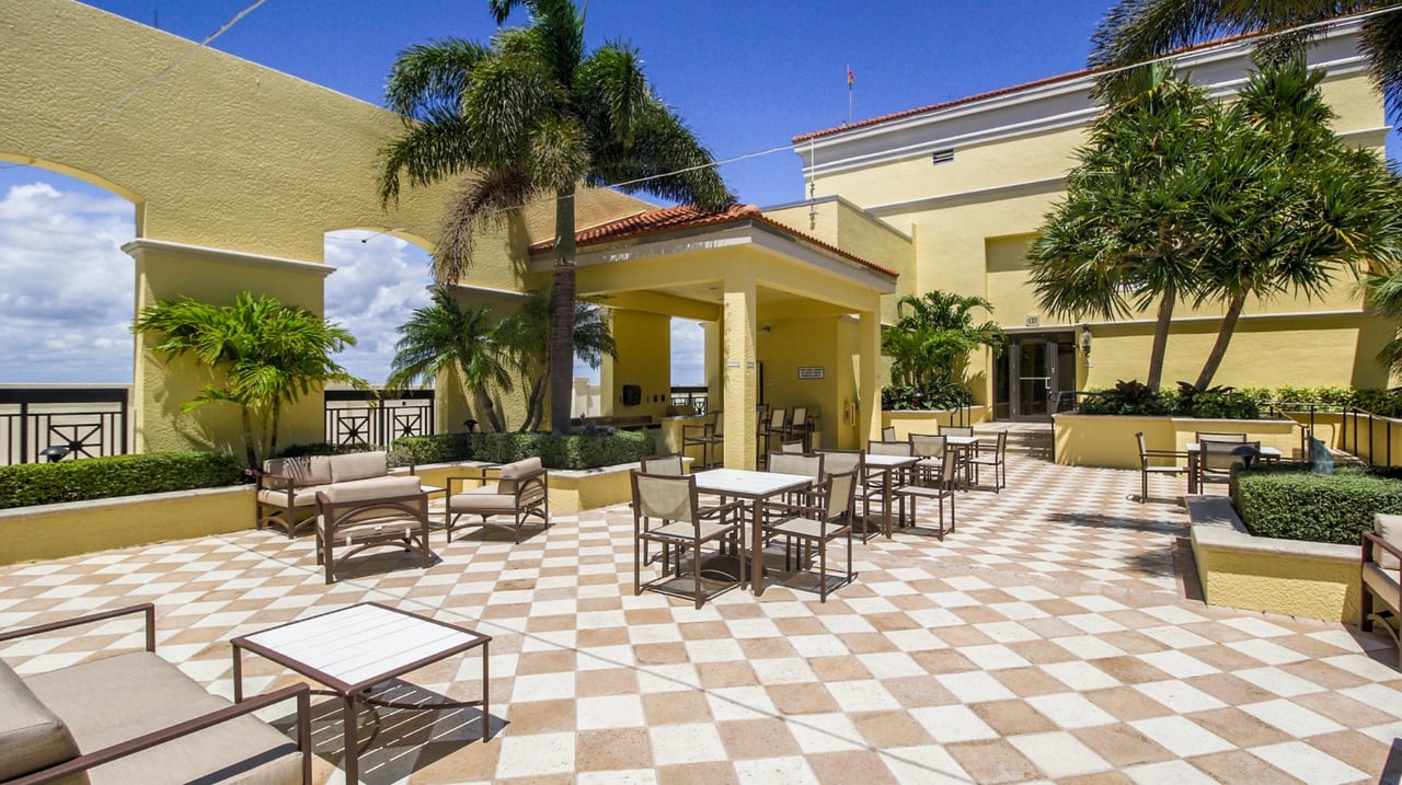 701 S Olive Avenue Unit: 805