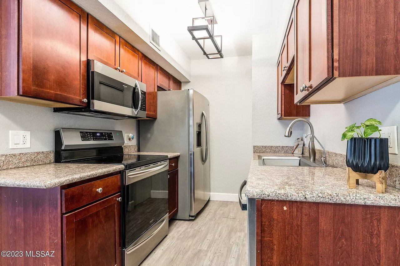 3357 N Country Club Rd APT 28
